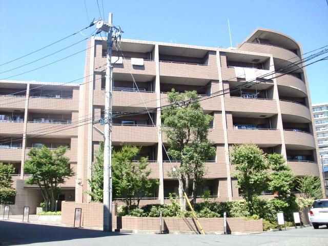 Building appearance. Kaminagaya Station nearest recommended for people of environment-oriented