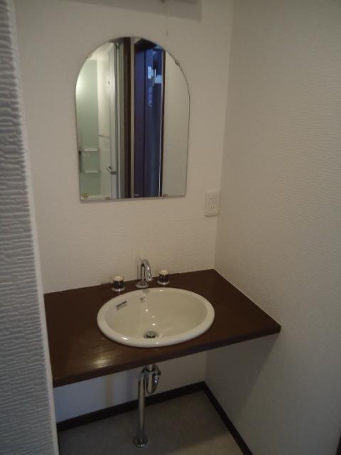 Wash basin, toilet