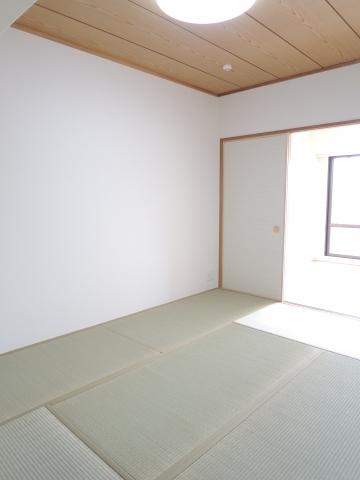 Non-living room. 6 Pledge Japanese-style room