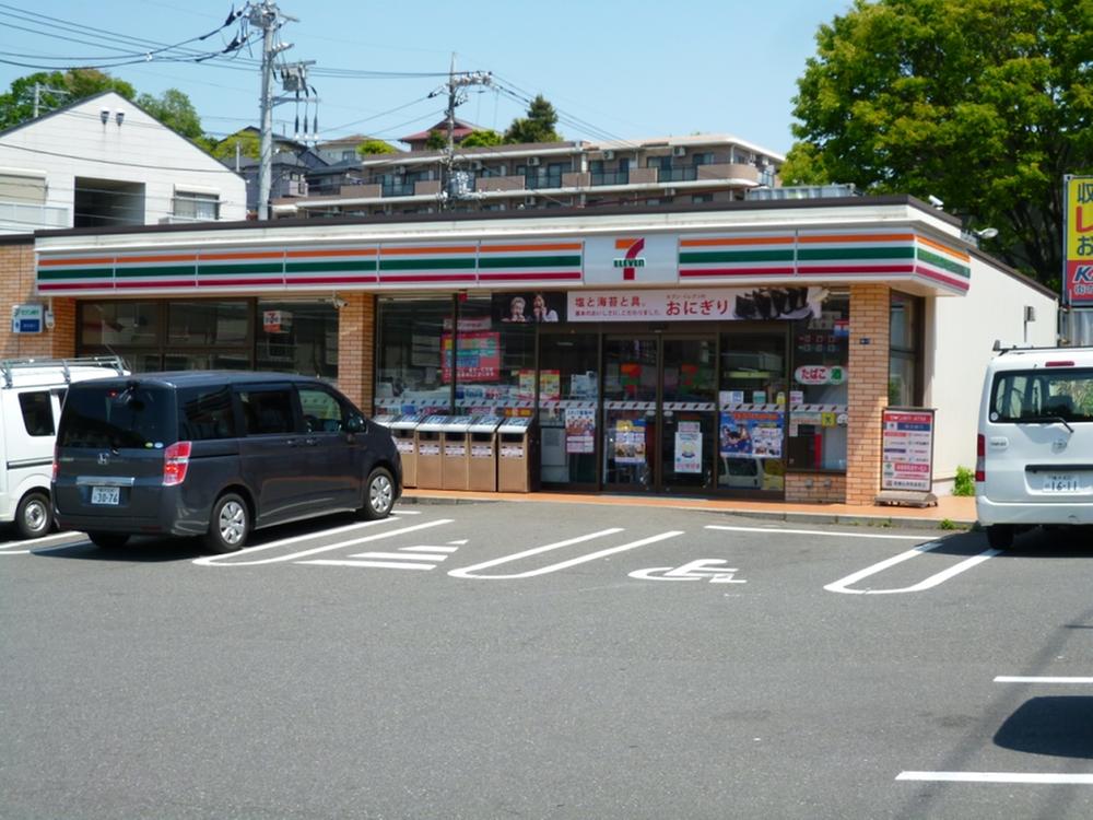 Convenience store. 447m to Seven-Eleven Yokohama Isogo forest 5-chome