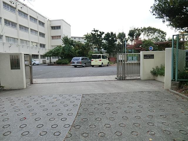 Junior high school. It is also walking distance to 900m Konandai first junior high school to Yokohama Municipal Konandai first junior high school. It is about 12 minutes