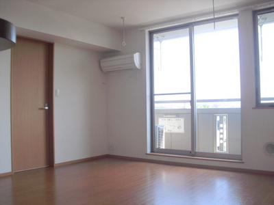 Living and room. Spacious LDK12.9 Pledge