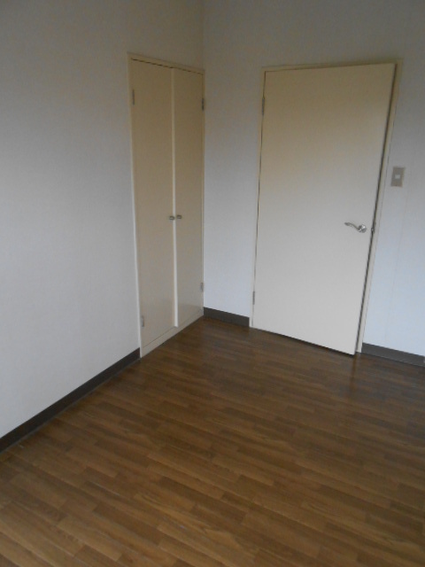 Other room space. Bedroom 4.5 Pledge