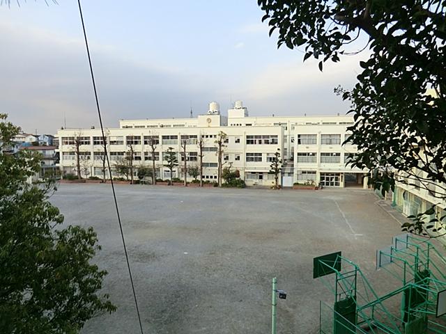 Junior high school. 1300m to Yokohama Municipal Kaminagaya junior high school