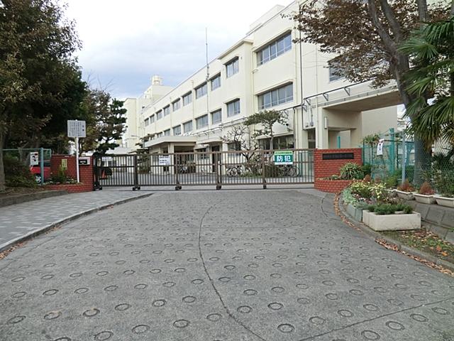Primary school. Yokohama Municipal Konandai 600m until the first elementary school