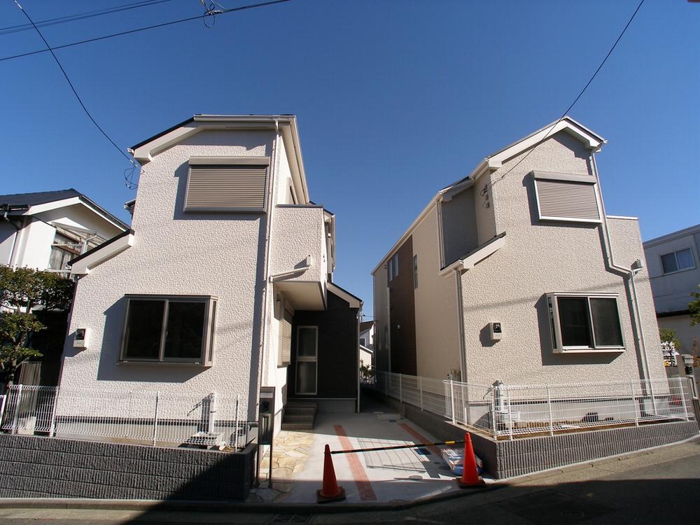 Local photos, including front road. Local (11 May 2013) Shooting