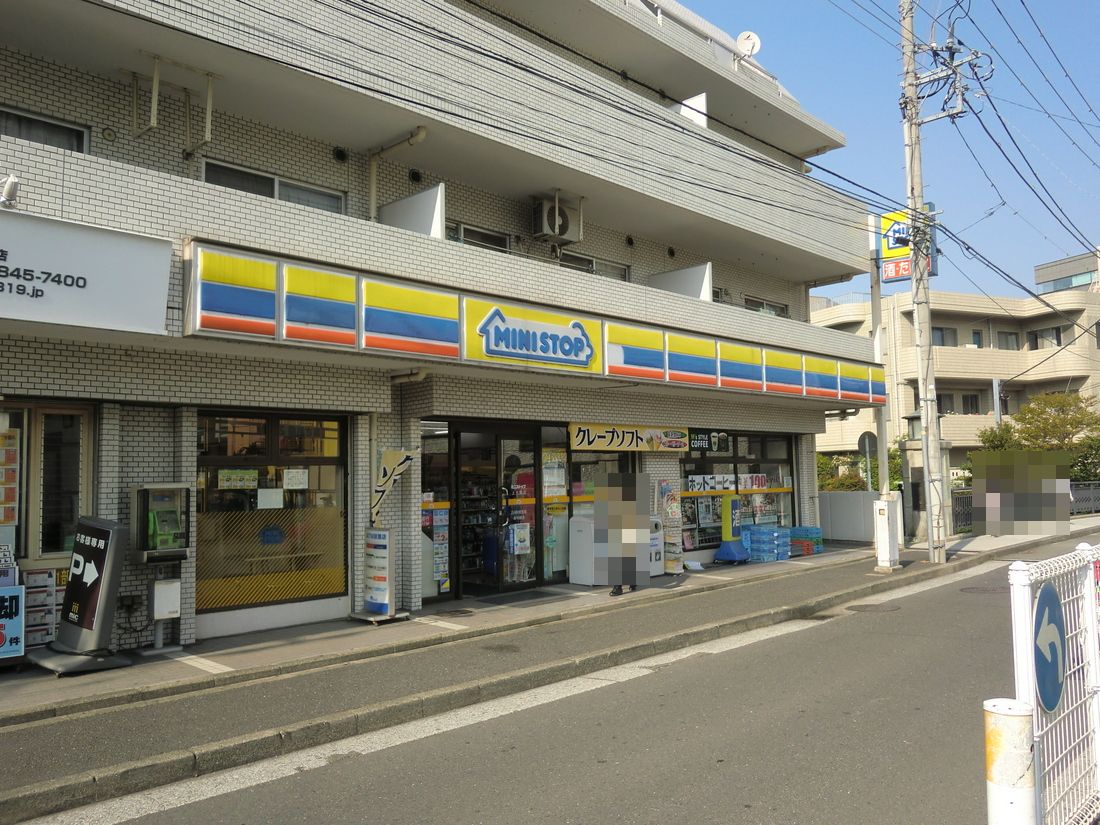 Convenience store. MINISTOP Kamiooka to the store (convenience store) 107m