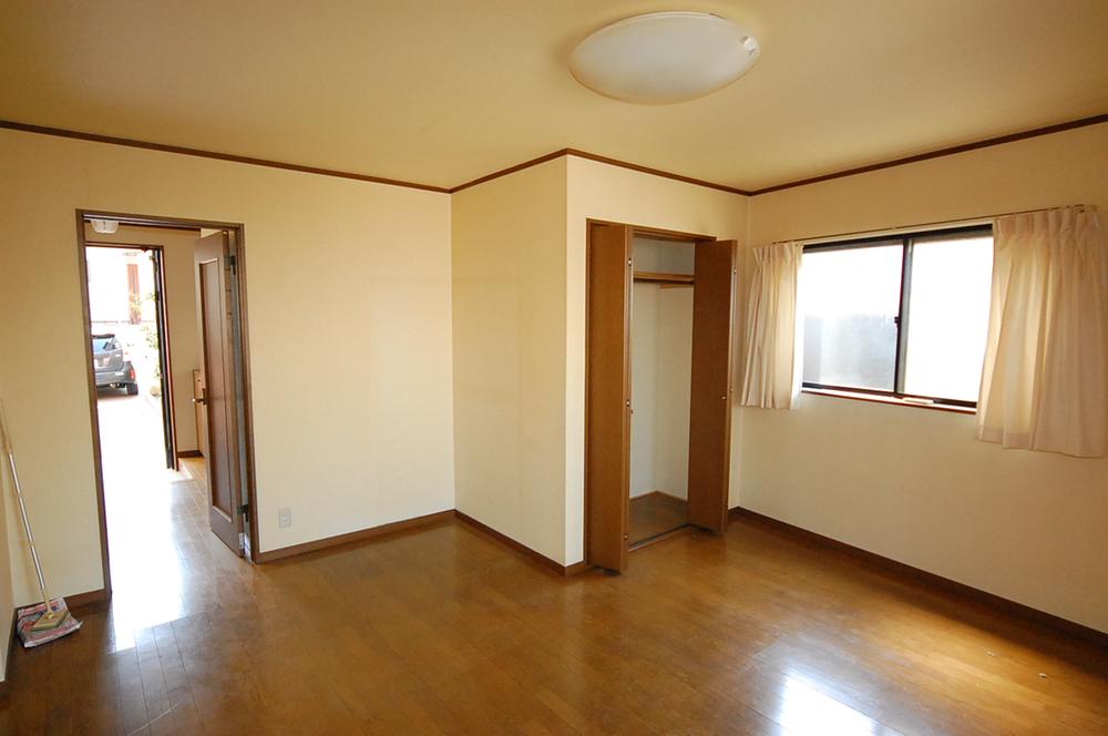 Non-living room. Bright first floor of the Western-style. 