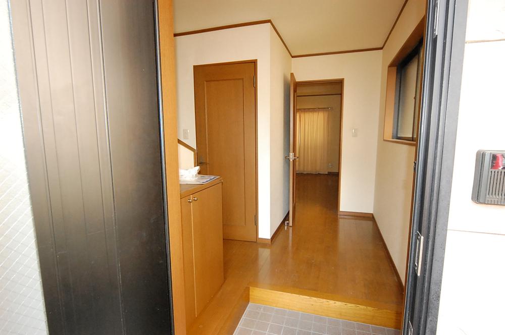 Entrance. Wide entrance