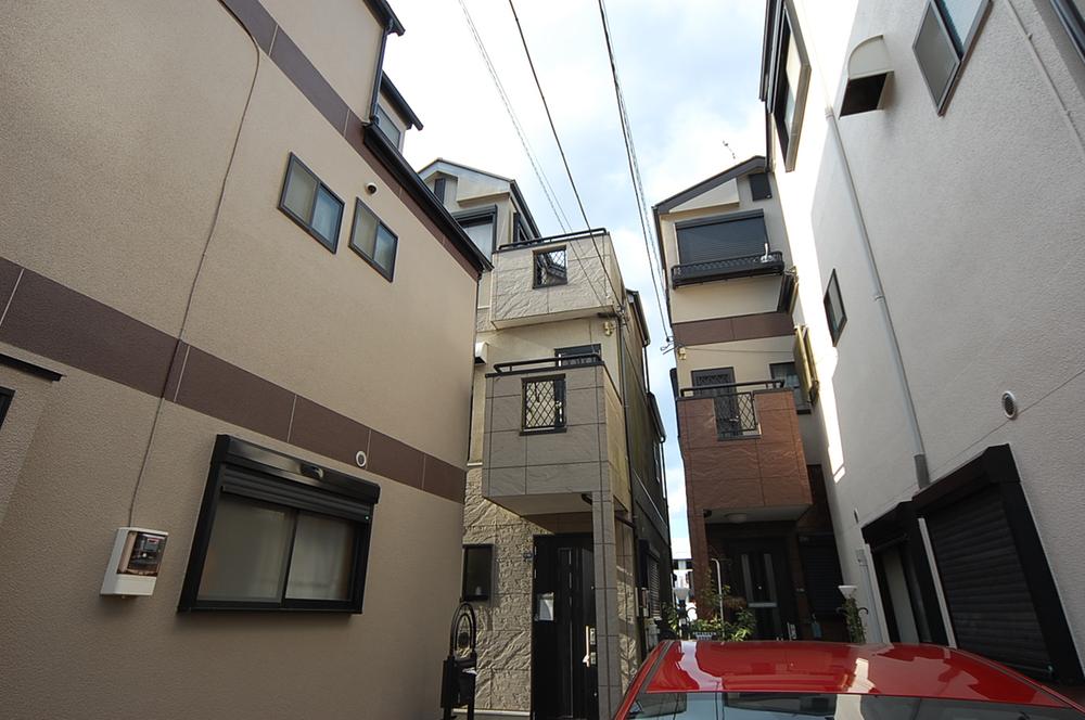 Local appearance photo. There is an obstacle rather than a feeling of opening and proceed to the back. 
