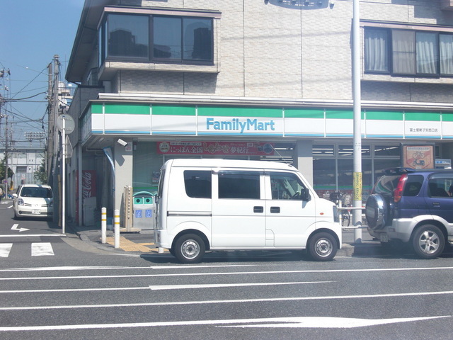 Convenience store. 541m to Family Mart (convenience store)