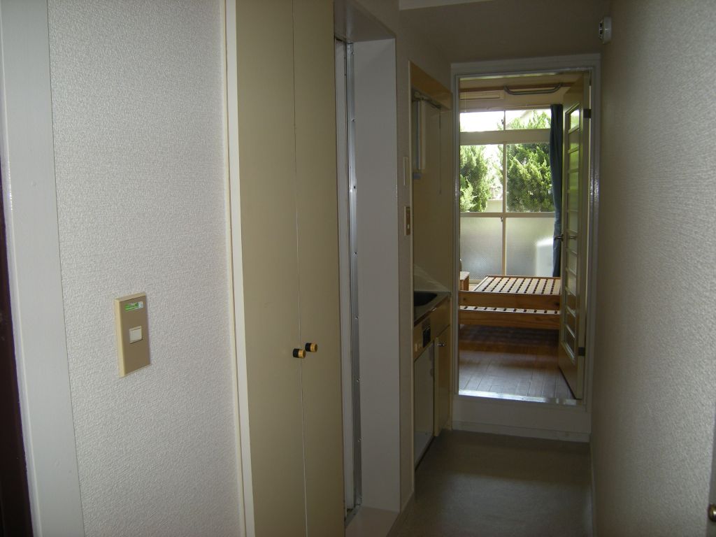 Entrance. Current state priority