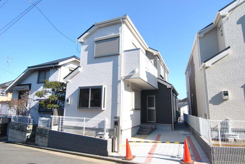 Local appearance photo. Local (11 May 2013) Shooting