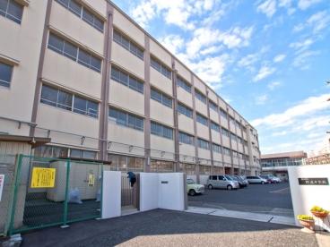 Junior high school. 734m to Yokohama City Tateno garden junior high school