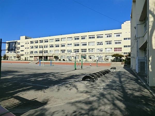 Primary school. 690m to Yokohama Municipal Shimonagaya Elementary School