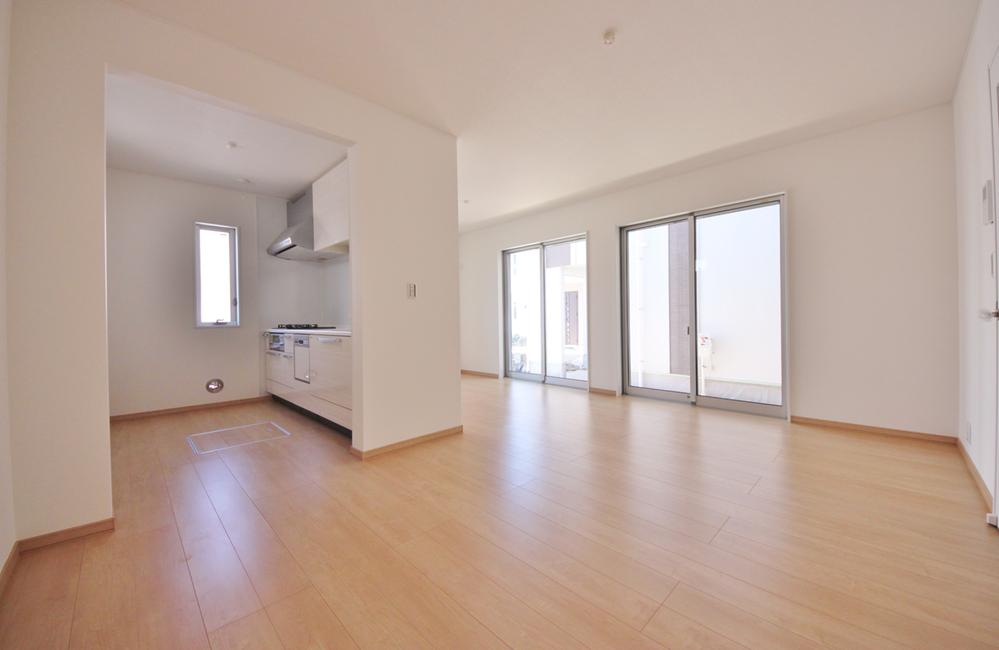 Same specifications photos (living). Same specifications