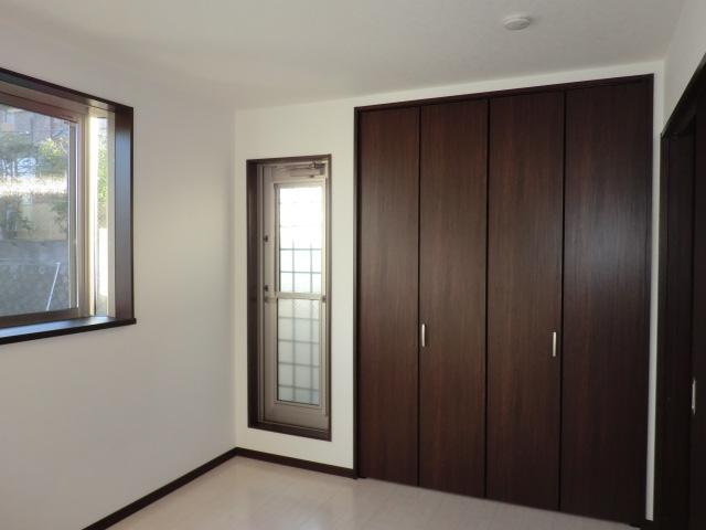 Non-living room. Indoor (11 May 2013) Shooting