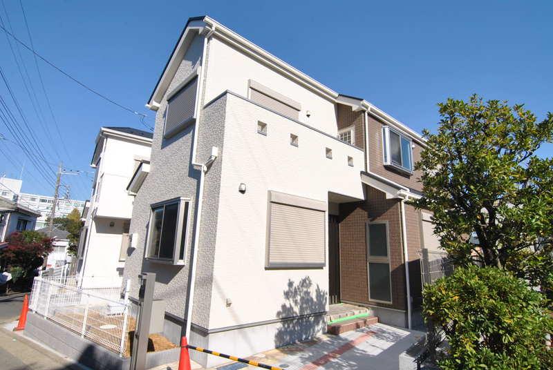 Local appearance photo. Local (11 May 2013) Shooting