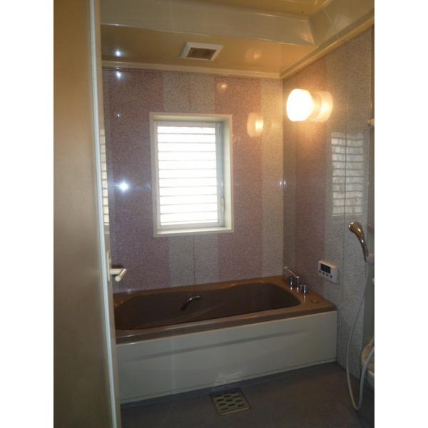 Bathroom. Bath