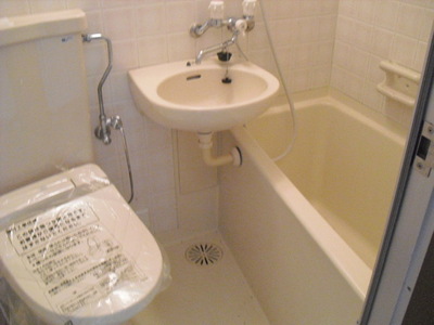 Bath. 3-point unit type bathroom with cleanliness