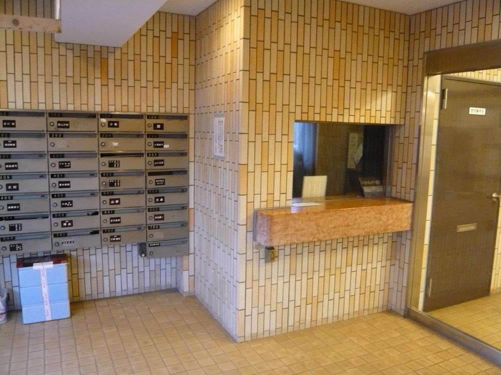 Entrance. Common areas