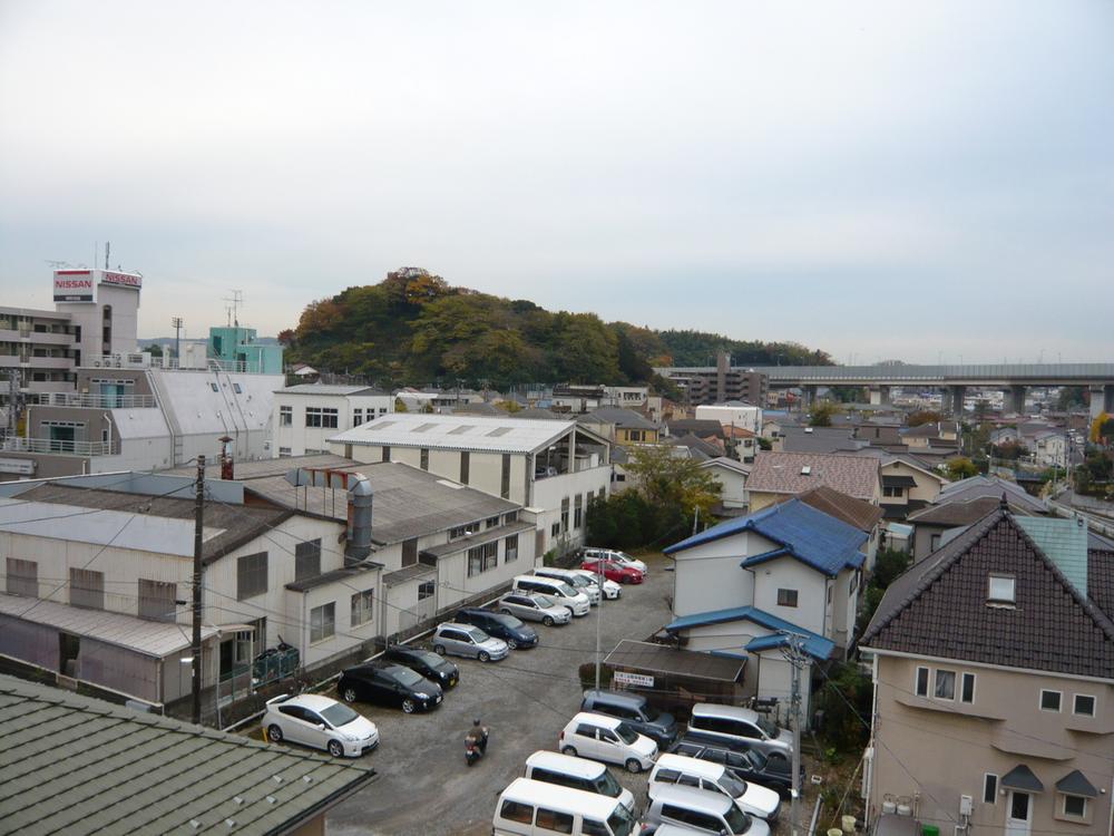 View photos from the dwelling unit. View from the site (December 2012) shooting