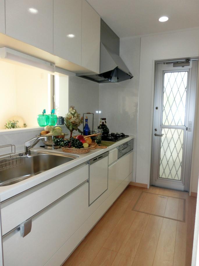 Kitchen. System kitchen with a dishwasher