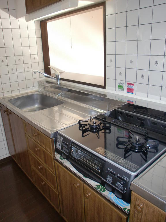 Kitchen. Two short beeps and hob