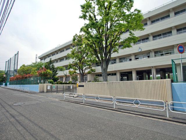 Junior high school. 713m to Yokohama Municipal Maruyamadai junior high school