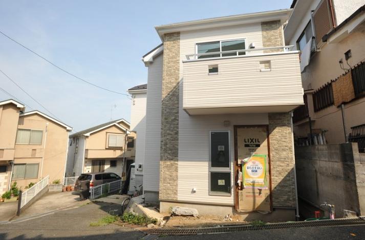 Local appearance photo. Local (10 May 2013) Shooting