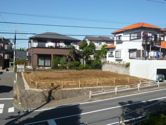 Local appearance photo. Station 2-minute walk. Southeast ・ Newly built two buildings in the south-west corner lot