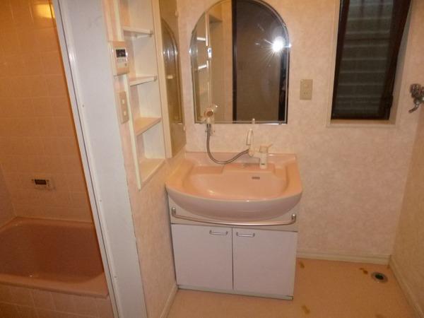 Wash basin, toilet