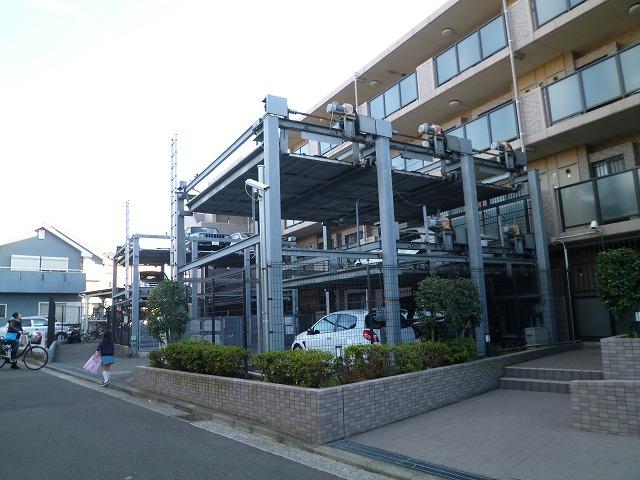 Other. On-site parking (empty Yes ・ Monthly 18000 yen ~ Yen 19000)