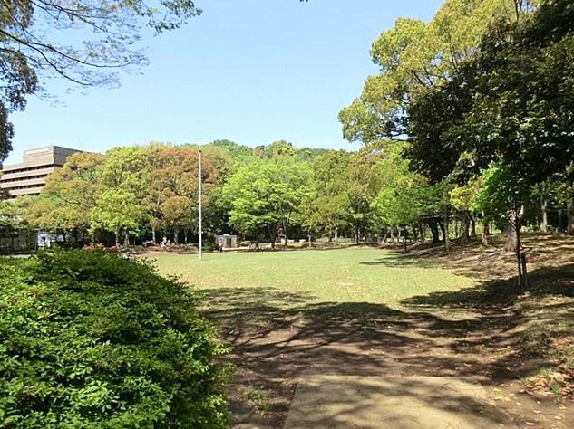 park. Konandai to Central Park 640m