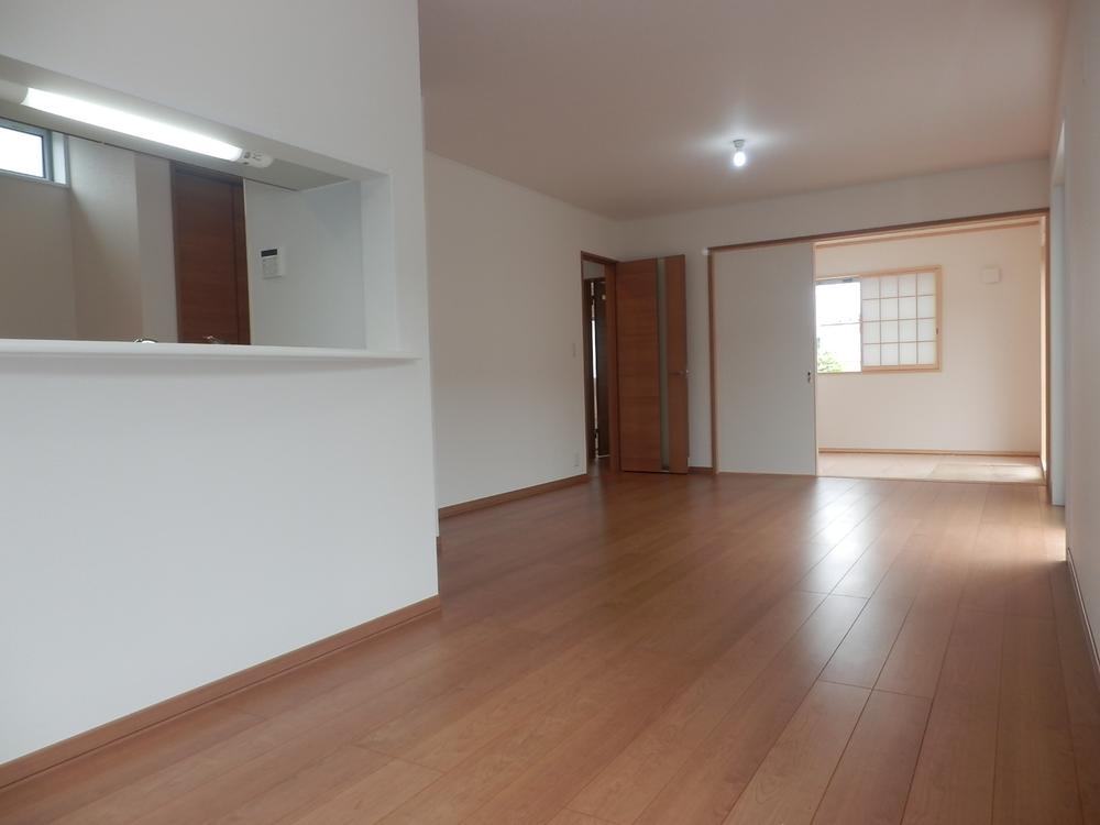 Same specifications photos (living). Conversation bouncy face-to-face kitchen type of living 15 quires! There LD integrally available Japanese-style room! (Building 2) (company specification example)