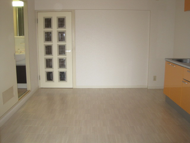 Living and room. DK