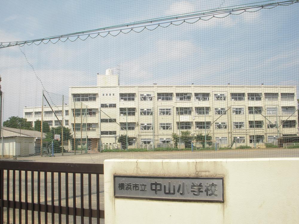 Other. There is a wide ground, Zhongshan Elementary School