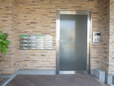 Other common areas. There Entrance auto lock