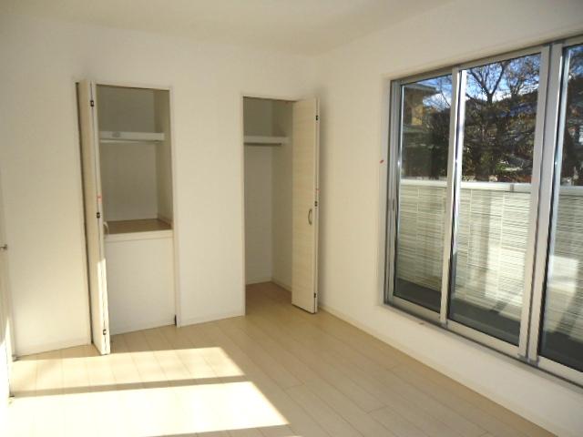 Non-living room. Indoor (12 May 2013) Shooting