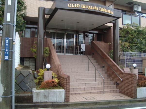 Entrance. Common areas