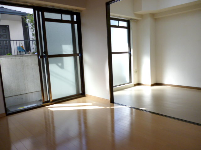 Living and room. Western style room ・ kitchen