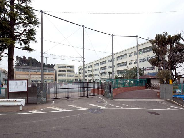 Primary school. 1200m to Yokohama Municipal Miho Elementary School
