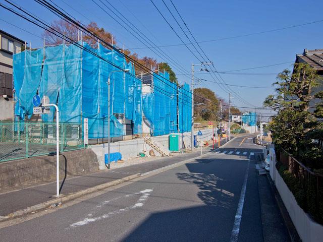 Local photos, including front road. Local (12 May 2013) Shooting