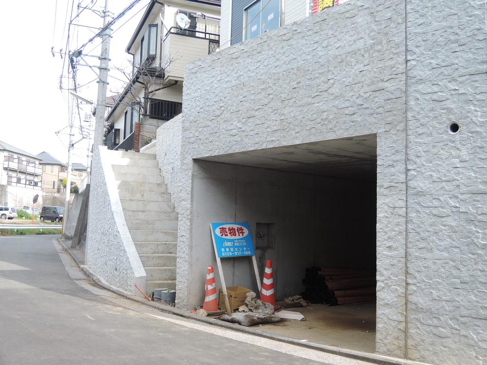 Parking lot. Local (12 May 2013) Shooting