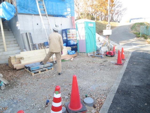 Local photos, including front road. Local (12 May 2013) Shooting