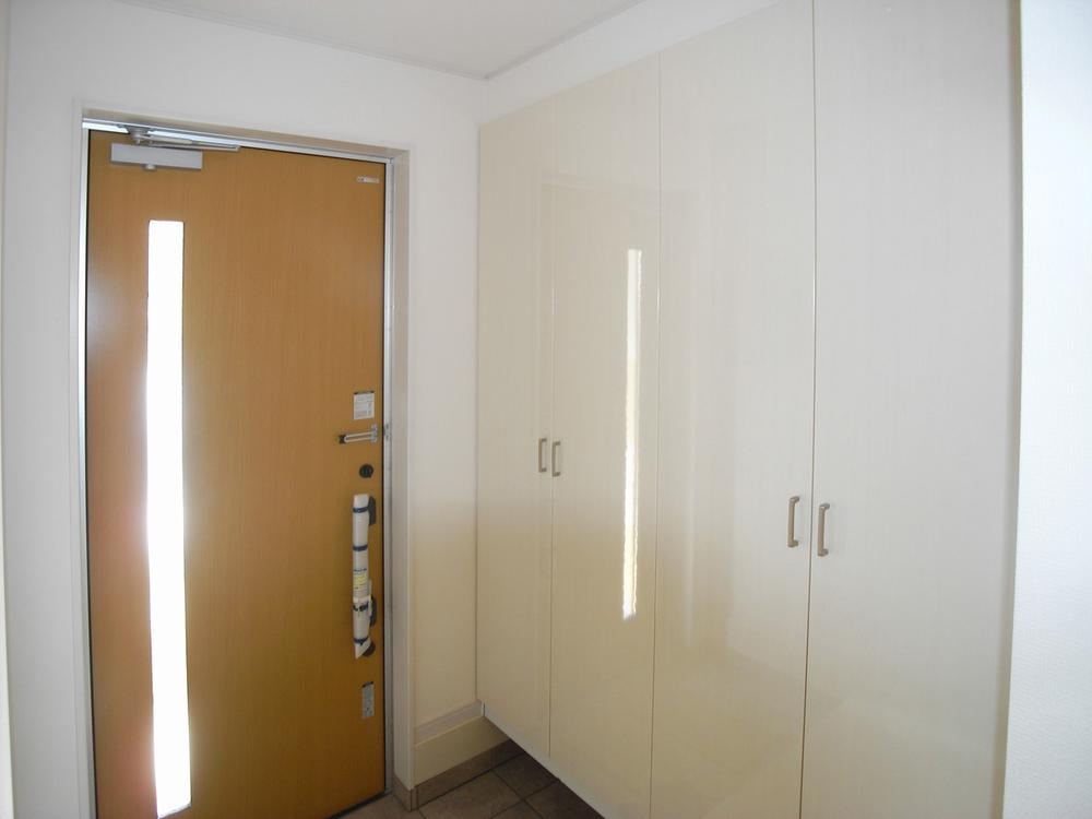 Same specifications photos (Other introspection). The company example of construction (entrance)