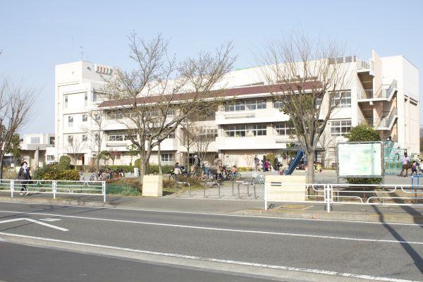 Primary school. Municipal Morinodai until elementary school 900m
