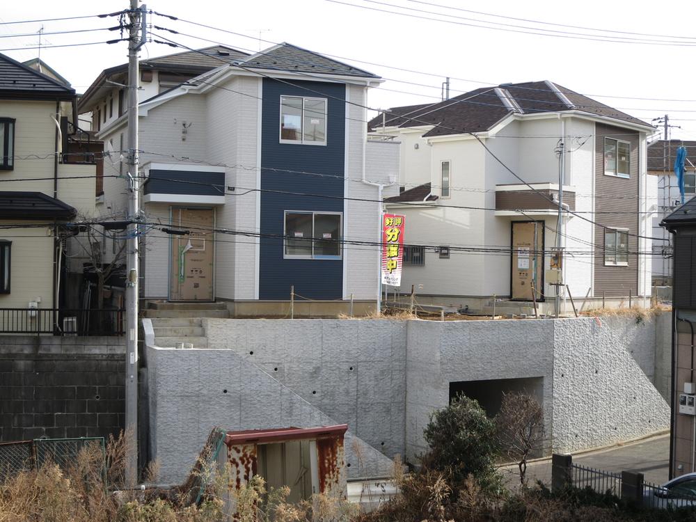 Local appearance photo. Local (12 May 2013) Shooting