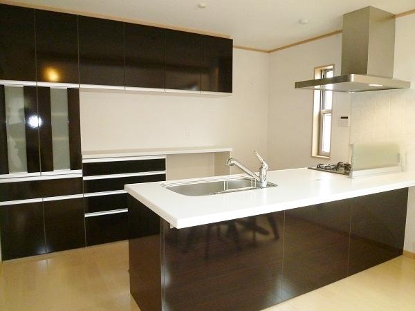 Same specifications photo (kitchen). Same specifications complete example of construction (kitchen)