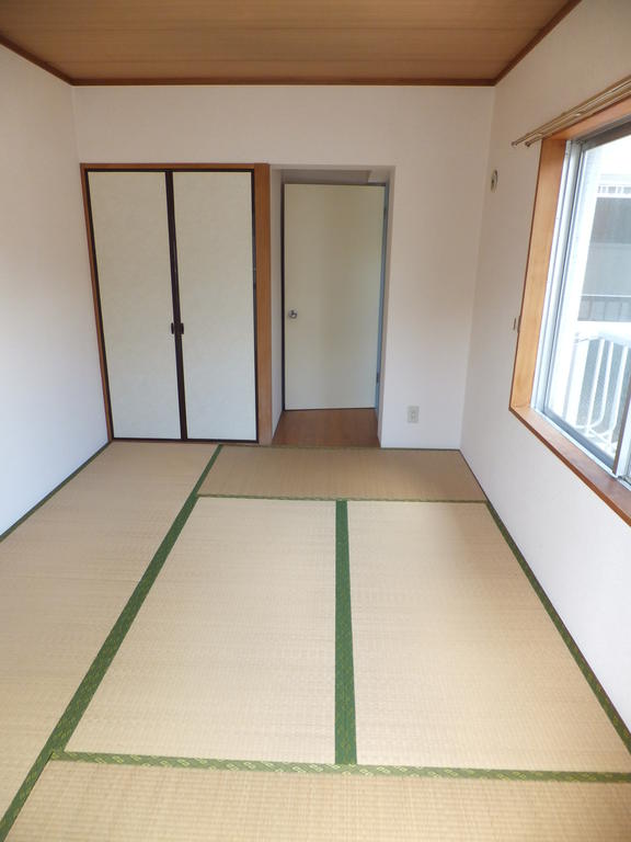 Living and room. Japanese-style room 6 quires